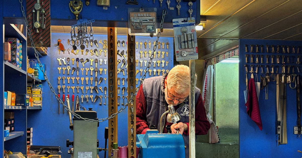 Is the Cheapest Locksmith Really the Cheapest? What to Watch For — Floral Park Locksmith